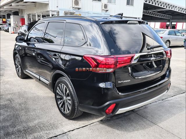 安全型✓只跑4.8萬✓原鈑件✓ACC✓AEB✓循跡防滑✓恆溫✓七安✓可全貸✓不用殺價就很便宜✓  第2張相片