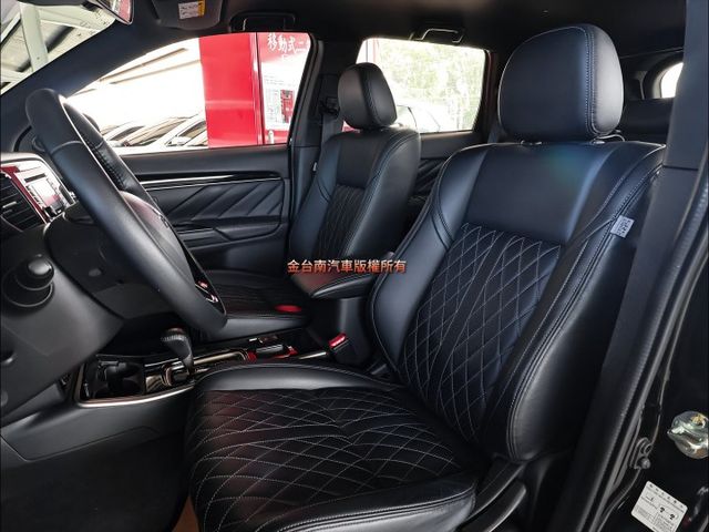 安全型✓只跑4.8萬✓原鈑件✓ACC✓AEB✓循跡防滑✓恆溫✓七安✓可全貸✓不用殺價就很便宜✓  第11張相片