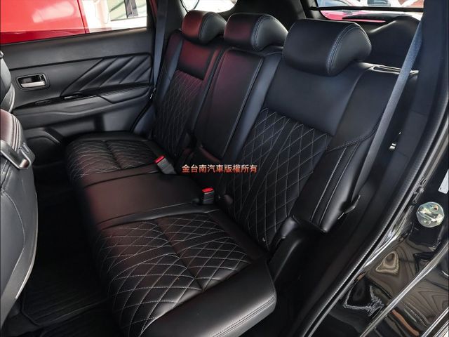 安全型✓只跑4.8萬✓原鈑件✓ACC✓AEB✓循跡防滑✓恆溫✓七安✓可全貸✓不用殺價就很便宜✓  第12張相片