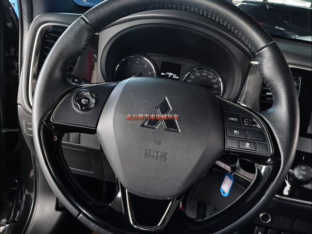 安全型✓只跑4.8萬✓原鈑件✓ACC✓AEB✓循跡防滑✓恆溫✓七安✓可全貸✓不用殺價就很便宜✓  第14張相片