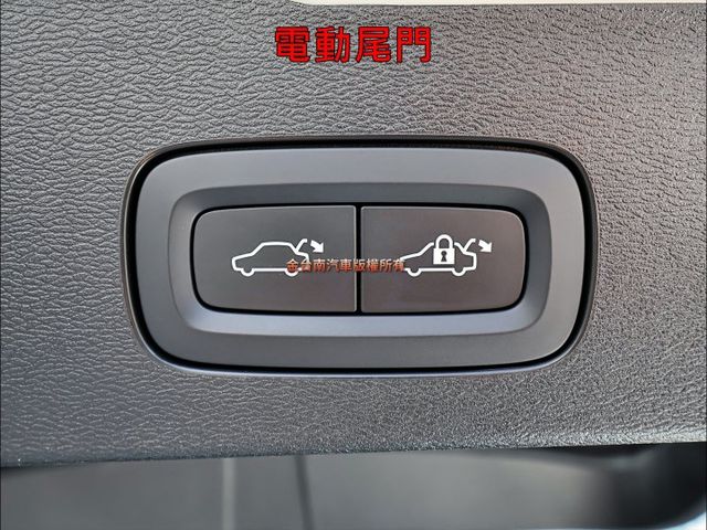 T8-P✓插電式油電✓25/3領牌✓一手只跑1.6萬✓全車原鈑件✓雙電動椅✓HK音響✓LV2✓環景✓車載系統✓可全貸✓  第19張相片