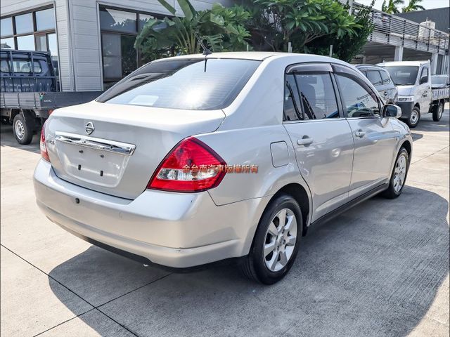 1.8B版✓只跑6.4萬✓車況優✓原廠保養✓iKEY✓恆溫✓抬頭顯示器✓前座雙安✓可全貸✓不用殺價就很便宜✓  第4張相片