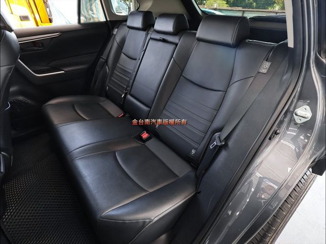 22年式✓一手車✓原鈑件✓ACC✓車道維持✓AEB✓ABS✓九安✓里程保證✓可全貸✓不用殺價就很便宜✓  第12張相片