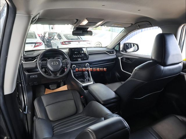 22年式✓一手車✓原鈑件✓ACC✓車道維持✓AEB✓ABS✓九安✓里程保證✓可全貸✓不用殺價就很便宜✓  第13張相片