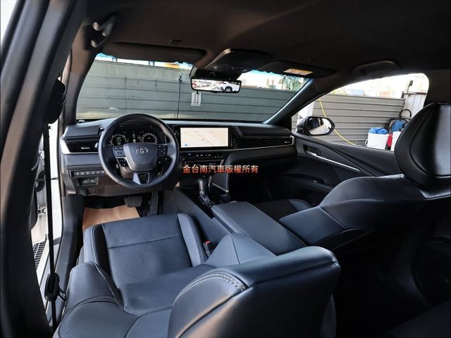 缺車稀有油電旗艦版✓11月領牌✓一手只跑3.4萬✓原鈑件✓雙冷熱通風電動椅✓環景✓LV2✓盲點✓車載系統✓原廠保固中✓  第11張相片