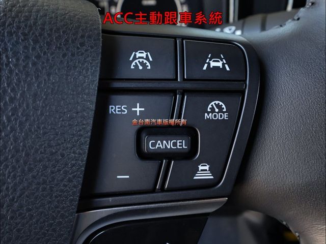 缺車稀有油電旗艦版✓11月領牌✓一手只跑3.4萬✓原鈑件✓雙冷熱通風電動椅✓環景✓LV2✓盲點✓車載系統✓原廠保固中✓  第15張相片