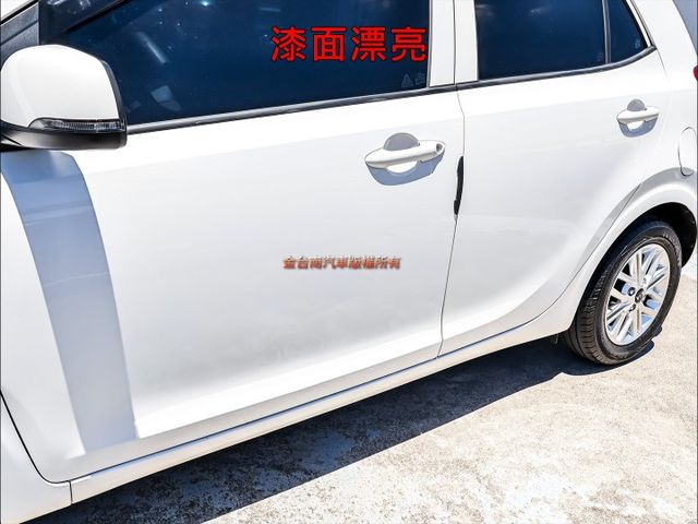 原裝進口都會小車✓一手只跑七萬✓全車原鈑件✓安卓影音✓倒車顯影✓TCS✓ABS✓全車七安✓代步通勤好選擇✓可全貸✓  第9張相片