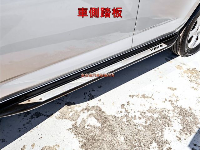 E版✓電動椅✓雙區恆溫✓衛星導航✓影音系統✓定速✓一年只跑1萬✓里程保證✓全車原鈑件✓可全貸✓  第8張相片