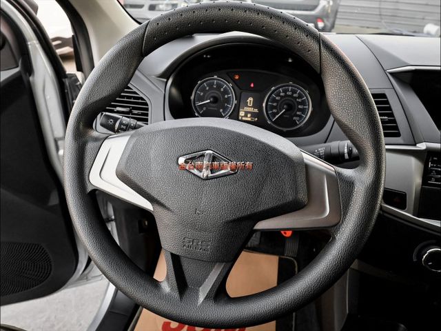 11月領牌✓原廠保固中✓一手只跑2.3萬✓原廠保養✓全車原鈑件✓ABS✓TCS✓雙安✓可全貸✓附全額發票✓  第12張相片