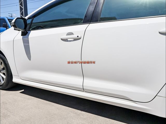 豪華影音特仕版✓一手只跑2.7萬✓車況優✓環景✓ACC✓車道維持✓AEB✓恆溫✓九安✓可全貸✓不用殺價就很便宜✓  第8張相片