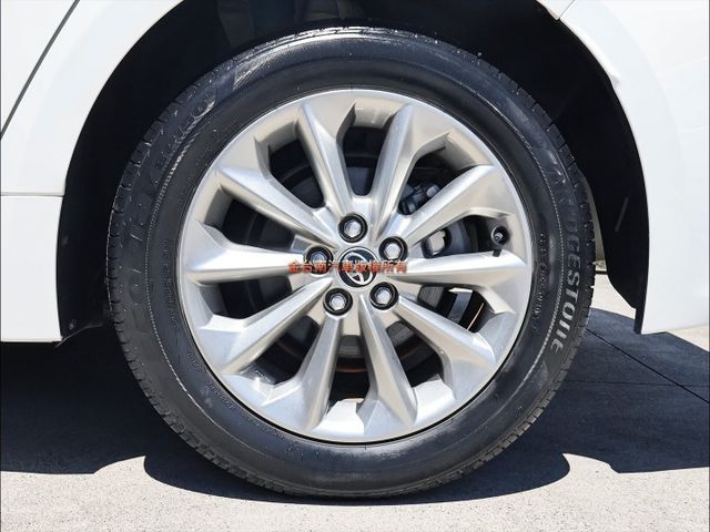豪華影音特仕版✓一手只跑2.7萬✓車況優✓環景✓ACC✓車道維持✓AEB✓恆溫✓九安✓可全貸✓不用殺價就很便宜✓  第9張相片