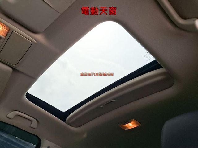 二傳頂級VTi-S版✓一手只跑9.8萬✓原鈑件✓天窗✓定速✓TCS✓抬頭顯示器✓快撥✓HID頭燈✓四安✓可全貸✓  第12張相片