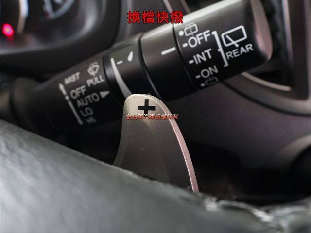 二傳頂級VTi-S版✓一手只跑9.8萬✓原鈑件✓天窗✓定速✓TCS✓抬頭顯示器✓快撥✓HID頭燈✓四安✓可全貸✓  第15張相片