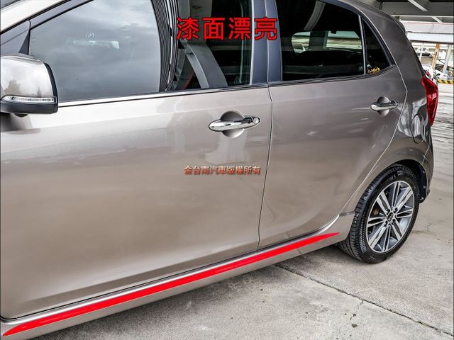 GT-LINE✓20年式20年領牌✓一手只跑3萬✓原廠保養✓全車原鈑件✓AEB✓外觀套件✓iKEY✓影音✓恆溫✓可全貸✓  第6張相片