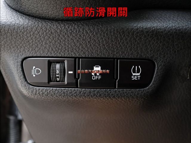 GT-LINE✓20年式20年領牌✓一手只跑3萬✓原廠保養✓全車原鈑件✓AEB✓外觀套件✓iKEY✓影音✓恆溫✓可全貸✓  第11張相片