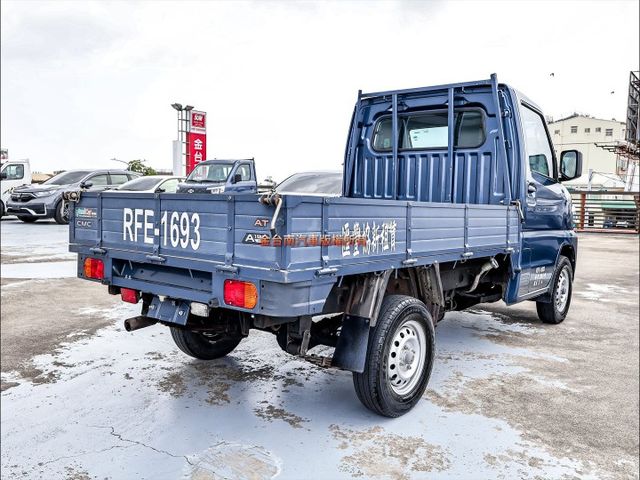 自排框式✓23/12領牌✓一手只跑2.4萬✓全車原鈑件✓TCS✓ABS✓定速✓電動後視鏡✓附全額發票✓可全貸✓  第4張相片