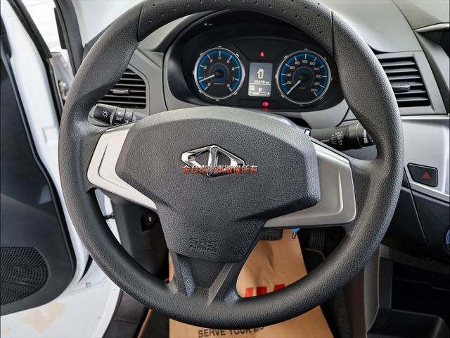 只跑2.6萬✓里程保證✓車況超好✓倒車顯影✓ABS✓TCS✓雙安✓附全額發票✓可全貸✓事業打拼好幫手✓  第14張相片