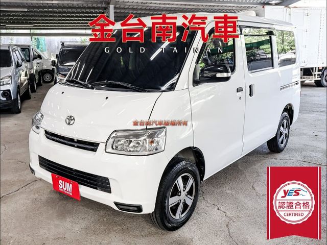 自排廂式✓一手只跑4.3萬✓全車原鈑件✓原廠保養✓中冷✓ABS✓TCS✓LED頭燈✓雙安✓附全額發票✓可全貸✓  第1張相片