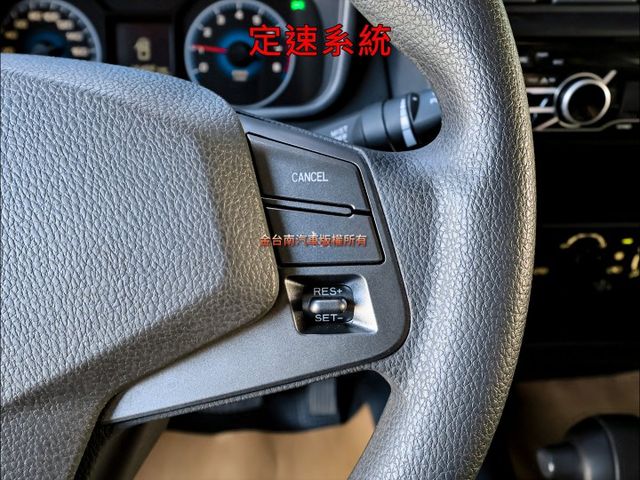 自排✓帆布蓬✓一手只跑1.6萬✓原厰保養✓全車原鈑件✓ABS✓TCS✓倒車顯影✓定速✓附全額發票✓可全貸✓  第11張相片