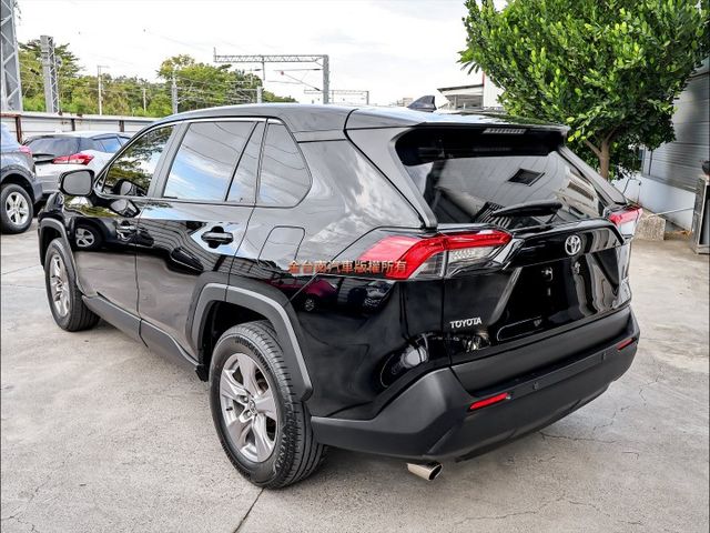 一手車✓只跑3.7萬✓全車原鈑件✓原廠保固中✓ACC✓AEB✓車道維持✓車載系統✓全車九安✓可全貸✓不用殺價就很便宜✓  第2張相片