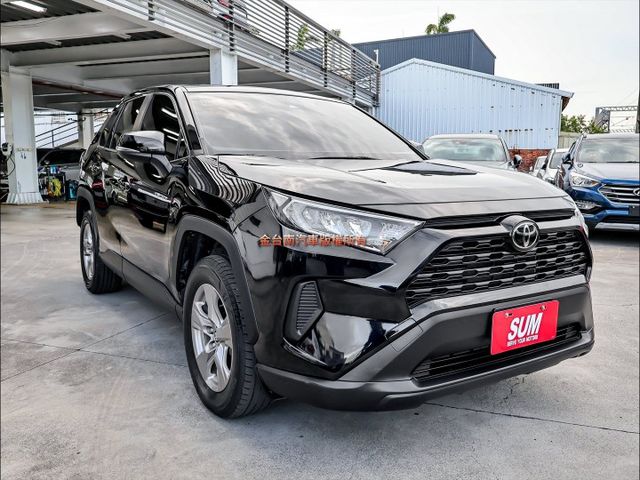 一手車✓只跑3.7萬✓全車原鈑件✓原廠保固中✓ACC✓AEB✓車道維持✓車載系統✓全車九安✓可全貸✓不用殺價就很便宜✓  第4張相片