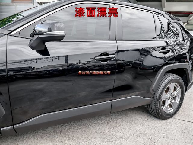 一手車✓只跑3.7萬✓全車原鈑件✓原廠保固中✓ACC✓AEB✓車道維持✓車載系統✓全車九安✓可全貸✓不用殺價就很便宜✓  第7張相片
