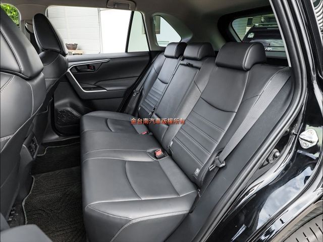 一手車✓只跑3.7萬✓全車原鈑件✓原廠保固中✓ACC✓AEB✓車道維持✓車載系統✓全車九安✓可全貸✓不用殺價就很便宜✓  第10張相片