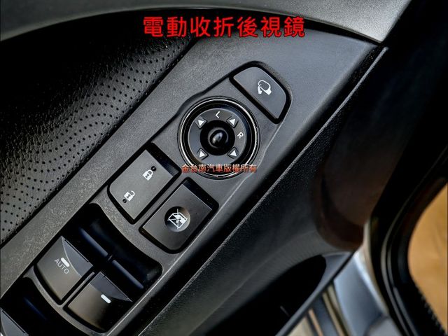 豪華版✓只跑13.8萬✓雙區恆溫✓大螢幕安卓機✓倒車顯影✓ABS✓雙安✓電動收折後視鏡✓可全貸✓  第9張相片