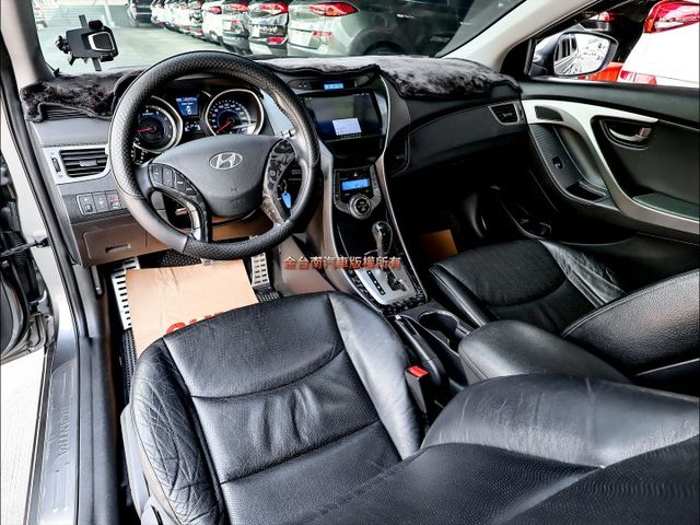 豪華版✓只跑13.8萬✓雙區恆溫✓大螢幕安卓機✓倒車顯影✓ABS✓雙安✓電動收折後視鏡✓可全貸✓  第10張相片