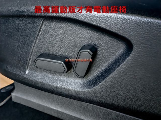 最高運動版✓雙廂✓加裝捲簾✓21/7出-22/2領✓跑2.6萬✓ACC✓AEB✓電動椅✓LED頭燈✓iKEY✓衛星導航  第11張相片