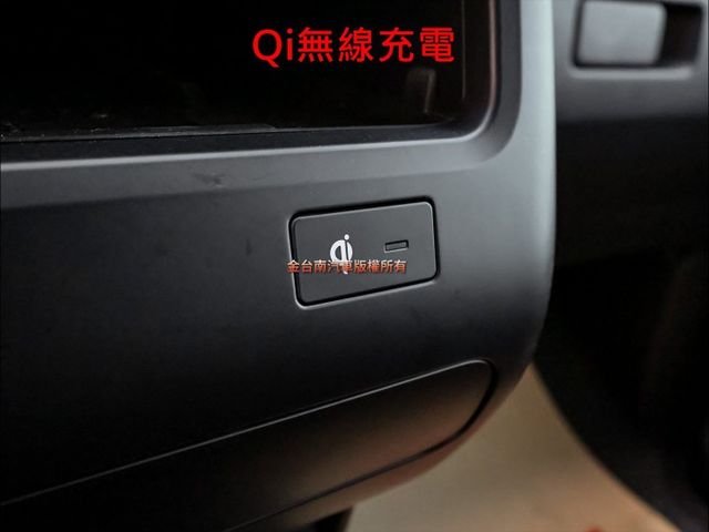 九人座✓一手車✓只跑5.6萬✓原厰保養✓全車原鈑件✓TCS✓雙安✓電子手煞車✓附全額發票✓可全貸✓  第17張相片