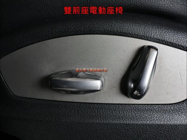 4WD✓一年只跑1.5萬✓車況優✓天窗✓電動尾門✓記憶椅✓定速✓影音系統✓分區恆溫✓快撥✓可全貸✓不用殺價就很便宜✓  第13張相片