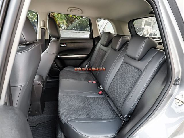 S ALLGRIP✓原廠展示車✓只跑7百✓全車原鈑件✓ACC✓AEB✓車道維持✓倒車顯影✓雙電熱椅✓可全貸✓  第9張相片
