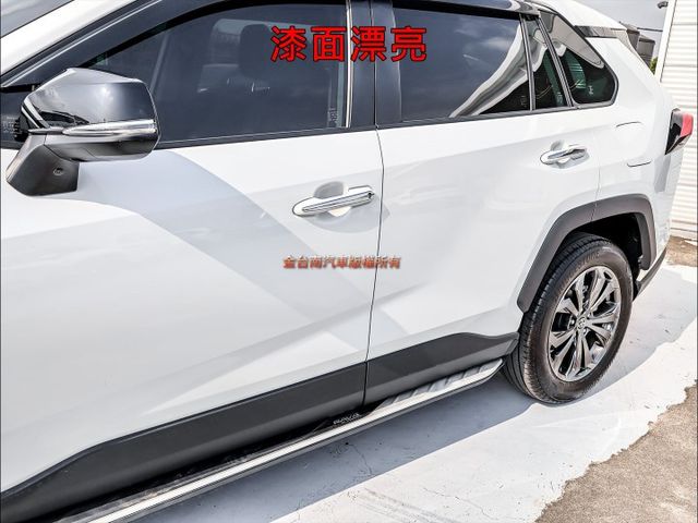 油電旗艦特仕版✓只跑1.2萬✓全車原板件✓使用不到一年✓記憶椅✓環景✓電動尾門✓LV2✓可全貸✓不用殺價就很便宜✓  第6張相片