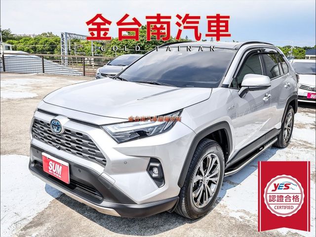 油電旗艦4WD特仕版✓只跑3.4萬✓全車原鈑件如新✓全景天窗✓雙電動椅✓電動尾門✓NAVI✓LV2✓可全貸✓  第1張相片