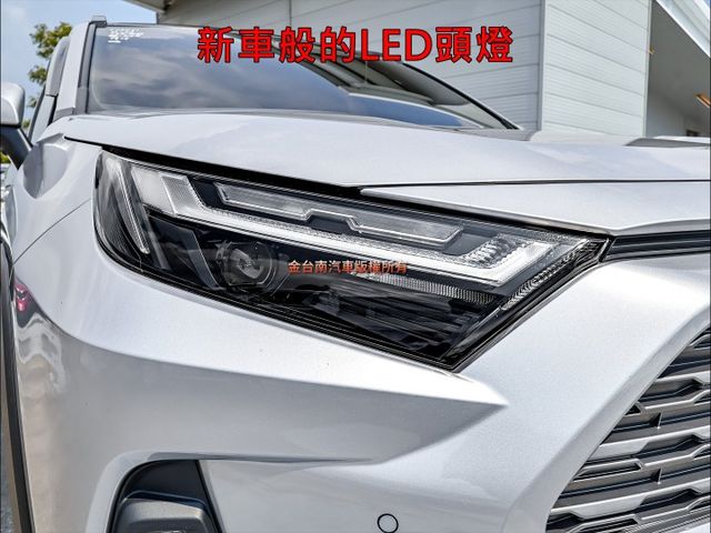 油電旗艦4WD特仕版✓只跑3.4萬✓全車原鈑件如新✓全景天窗✓雙電動椅✓電動尾門✓NAVI✓LV2✓可全貸✓  第5張相片
