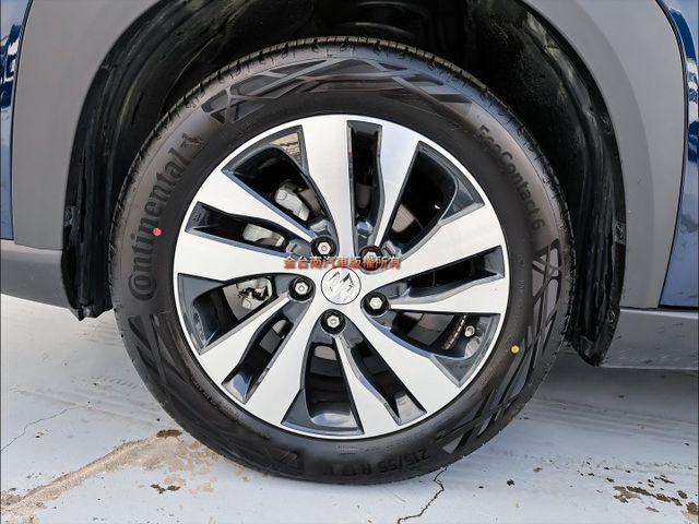 ALLGRIP✓原廠展示車✓只跑一千✓全車原鈑件✓LV2安全輔助✓環景倒車顯影✓車載系統✓可全貸✓不用殺價就很便宜✓  第7張相片