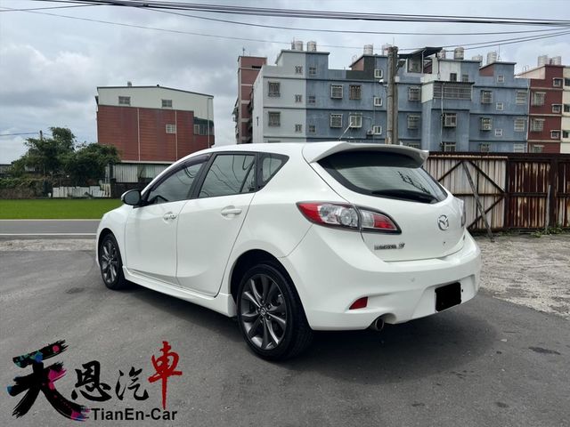 MAZDA MAZDA 3  第3張相片