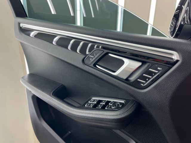 玉豐汽車✦ 總代理Macan S 3.0汽油 只跑9萬多 選配全景天窗.14向電動椅含記憶.安卓大螢幕 原廠資料皆齊全  第6張相片