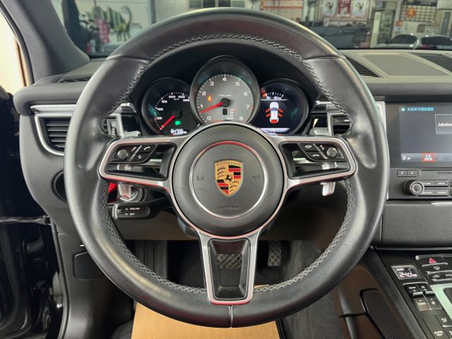玉豐汽車✦ 總代理Macan S 3.0汽油 只跑9萬多 選配全景天窗.14向電動椅含記憶.安卓大螢幕 原廠資料皆齊全  第13張相片