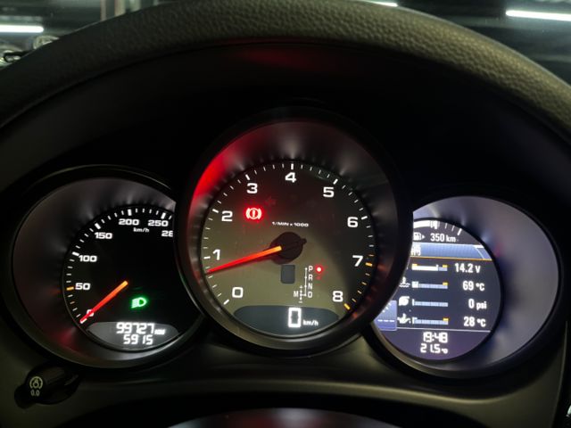 玉豐汽車✦ 總代理Macan S 3.0汽油 只跑9萬多 選配全景天窗.14向電動椅含記憶.安卓大螢幕 原廠資料皆齊全  第14張相片