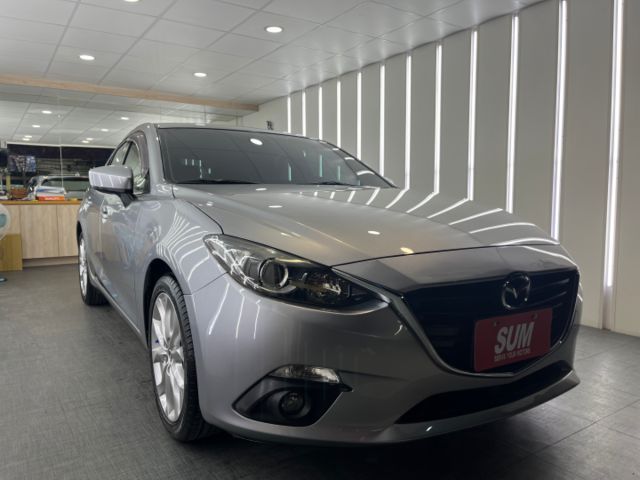 玉豐汽車✦ MAZDA3 5D 魂動x鋼鐵灰 只跑6萬 IKEY/定速/方控/藍牙/恆溫/倒車影像/胎壓偵測  第2張相片