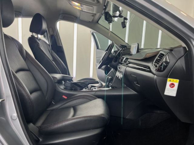 玉豐汽車✦ MAZDA3 5D 魂動x鋼鐵灰 只跑6萬 IKEY/定速/方控/藍牙/恆溫/倒車影像/胎壓偵測  第10張相片