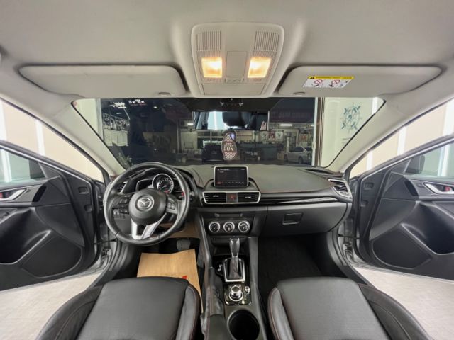 玉豐汽車✦ MAZDA3 5D 魂動x鋼鐵灰 只跑6萬 IKEY/定速/方控/藍牙/恆溫/倒車影像/胎壓偵測  第11張相片