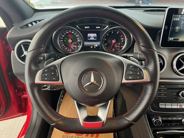 玉豐汽車✦ 總代理 原鈑件 CLA250 AMG 五門 獵豹 只跑4萬 CAR PLAY/天窗/跑車椅/電尾門  第13張相片