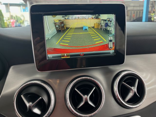 玉豐汽車✦ 總代理 原鈑件 CLA250 AMG 五門 獵豹 只跑4萬 CAR PLAY/天窗/跑車椅/電尾門  第17張相片