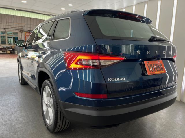 玉豐汽車✦ KODIAQ 2.0 TSI 4WD 尊榮版 新車保固 豪華七人座 原廠保養紀錄 原鈑件 第三方認證鑑定  第4張相片