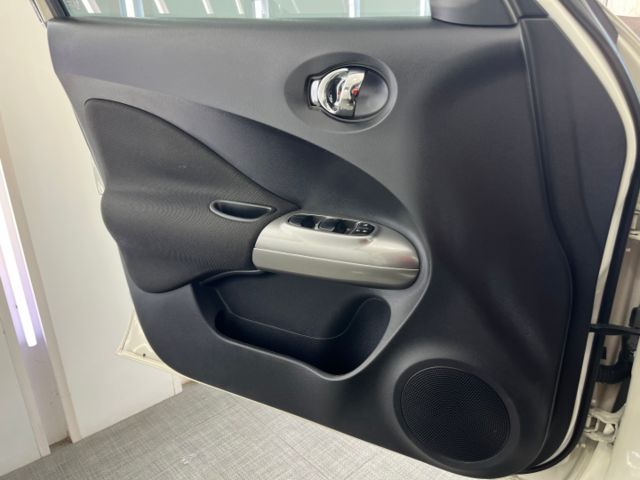 影片賞車✦JUKE 英倫小休旅 升級安卓影音 全車原版件 里程僅跑15萬 六安.免鑰匙.恆溫.定速.雨滴感應雨刷  第6張相片