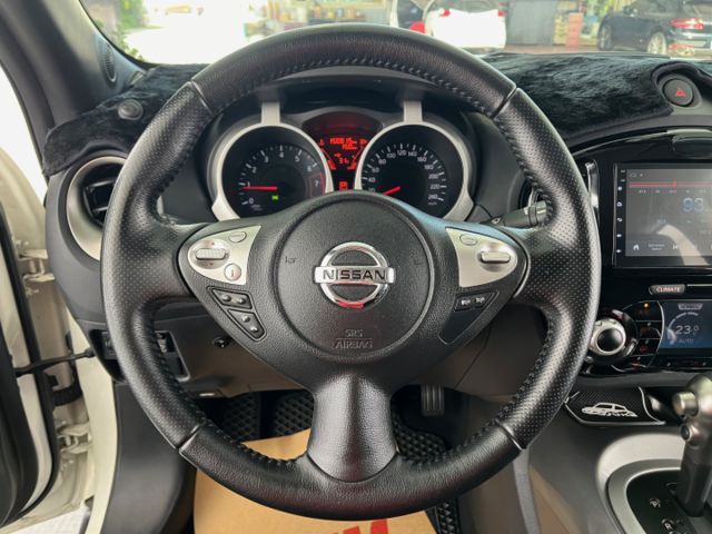 影片賞車✦JUKE 英倫小休旅 升級安卓影音 全車原版件 里程僅跑15萬 六安.免鑰匙.恆溫.定速.雨滴感應雨刷  第12張相片