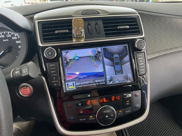 影片賞車✦ i Tiida 旗艦最頂級 僅跑5萬多 全車原鈑件 LED日行燈.免鑰匙.Car Play.導航.360環景  第17張相片